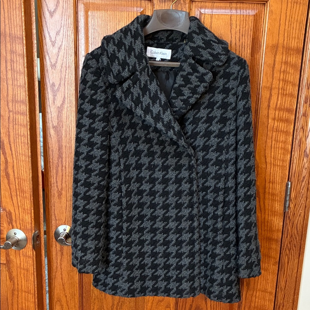 Calvin Klein Charcoal and Black Houndstooth Jacket, pleated back car length, 2